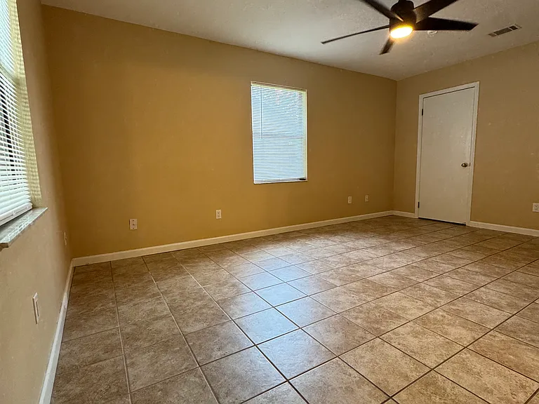 1029 SW Rossborough Ct #102 — Photo 13