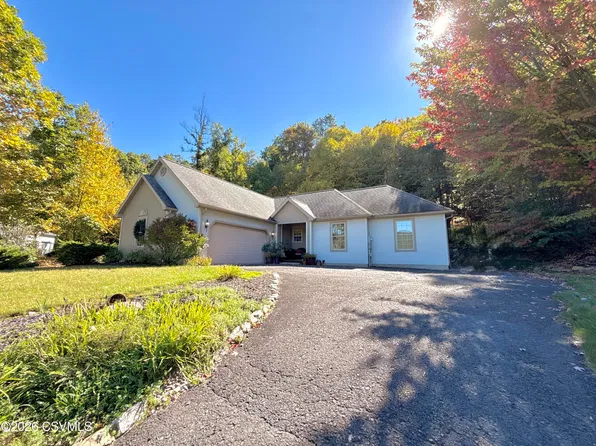 91 Highview Dr, Coal Township, PA 17866