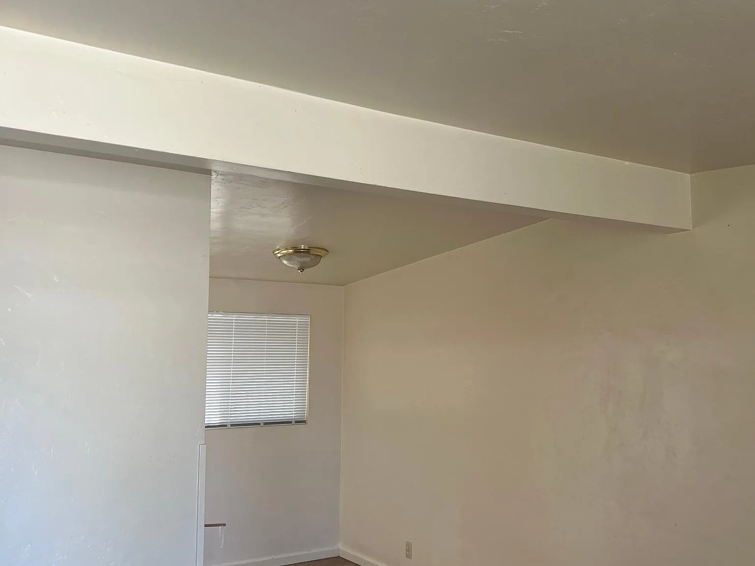 3 bed, 949 sqft, $1,550 — Photo 3