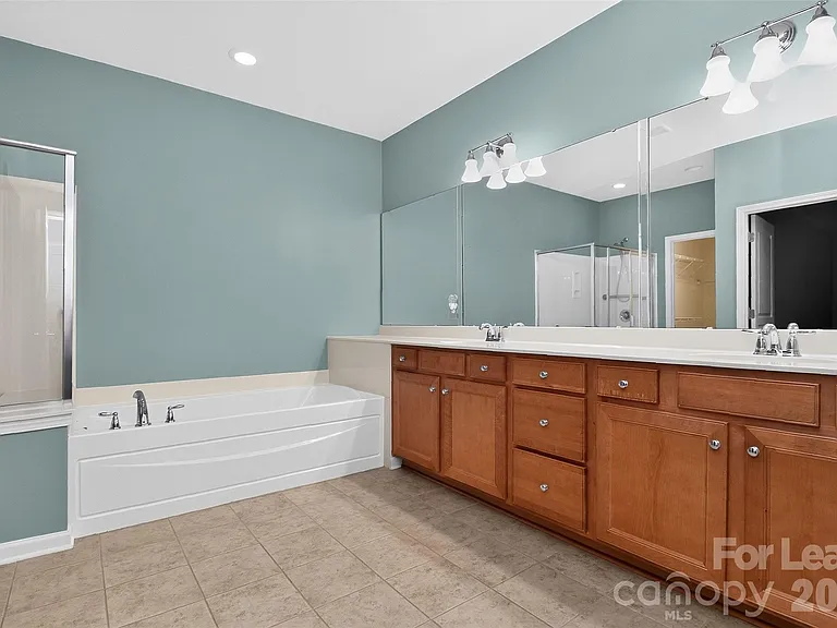 10229 Blairbeth St — Photo 21