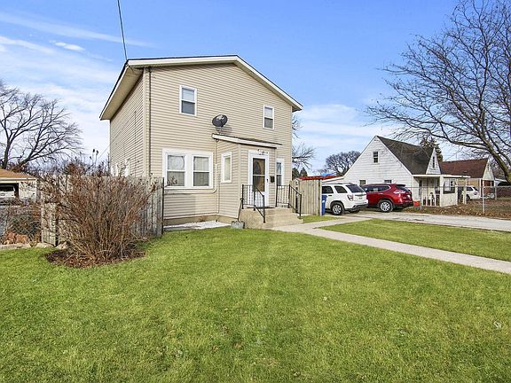 2nd image of 10114 Armitage Ave