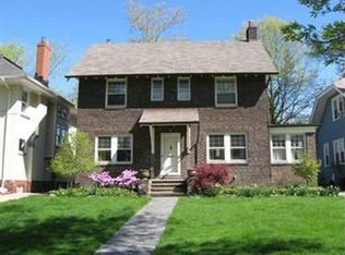 2965 Essex Rd, Cleveland Heights, OH 44118