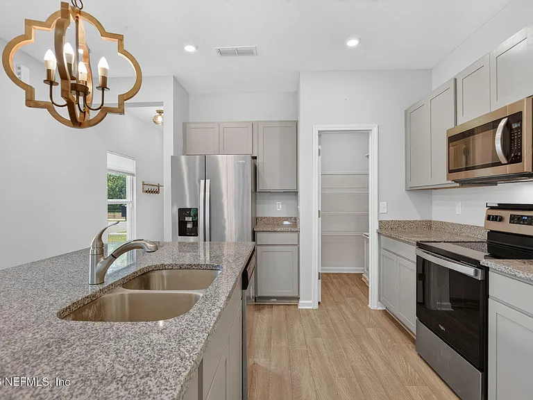 8069 Cheryl Ann Ln — Photo 10