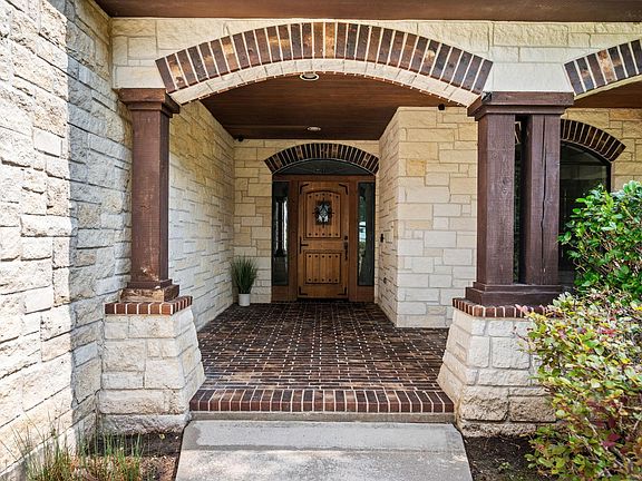 3rd image of 3938 Fm 163 Rd