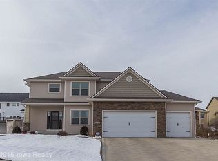 2836 Buena Vista Dr, Clive, IA 50325