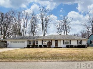 831 Hawthorne Rd, Findlay, OH 45840