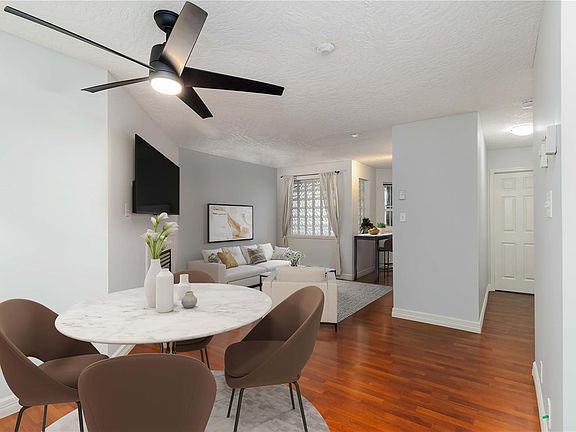 4th image of 2710 Grosvenor Rd #101