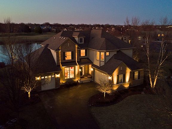 5th image of 392 Royal St George
