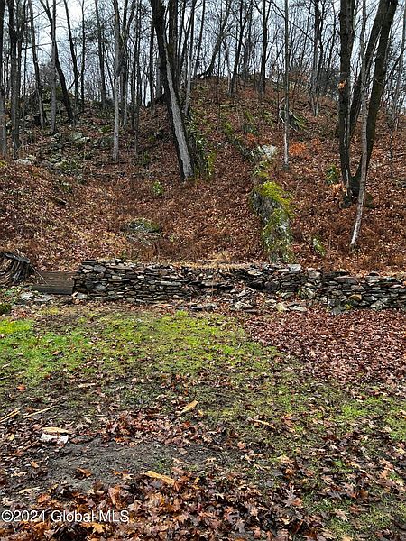 4th image of 42 Warner Hill Road