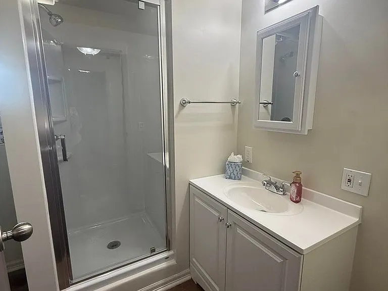 114 Linden Dr — Photo 24