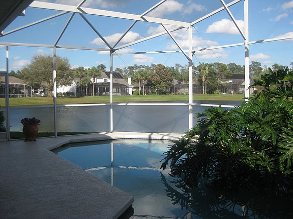 3rd image of 1741 Carillon Park Dr