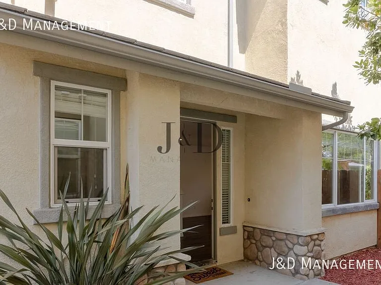 3150-3170 Bancroft Dr — Photo 28