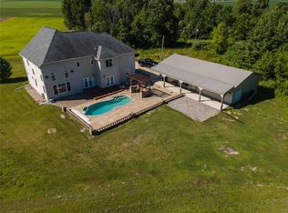 7354 Farthing Rd, Patoka, IL 62875