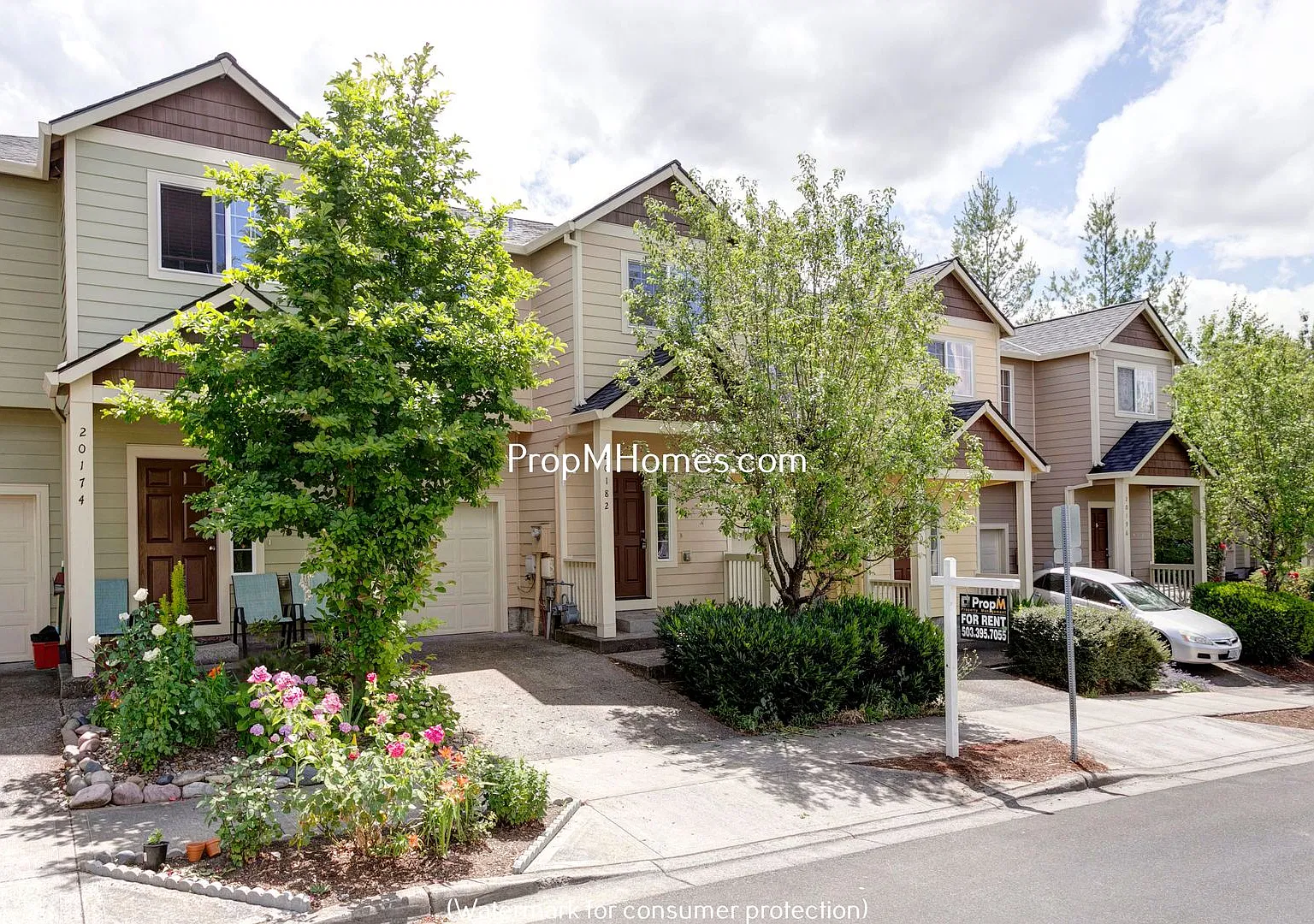 Great Farmington Townhouse in Quaint Little Neighborhood! — Photo 1