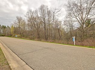 207 Astor Knolls Dr, Ortonville, MI 48462