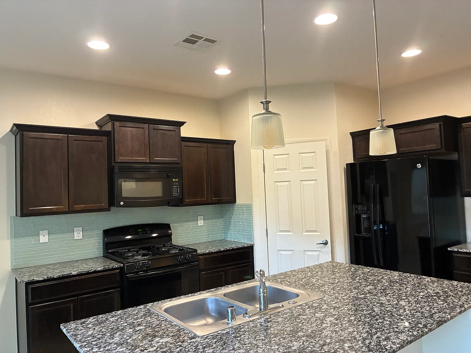3bed 3.5 bath homes - Deer Springs — Photo 3