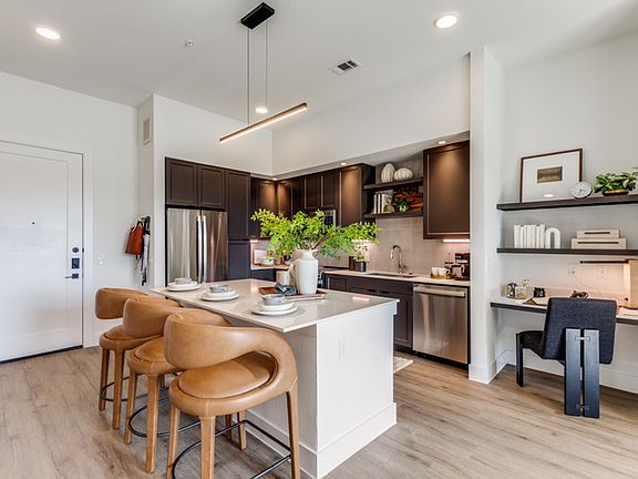 Pearl Bee Cave | Bee Cave, Texas | New Apartment Homes