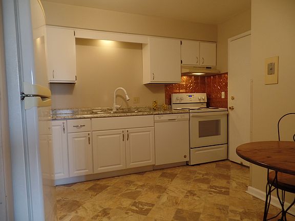 5th image of 2411 Ogden Ave APT 3