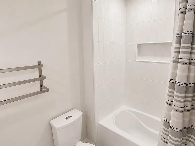 285 Bruyere St — Photo 16