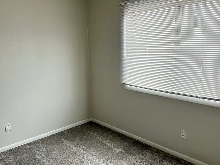 411 E Market St #103B — Photo 7