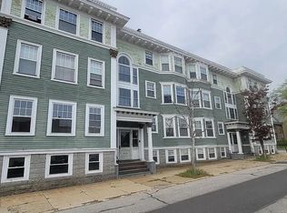 8 Harrison St, Manchester, NH 03104