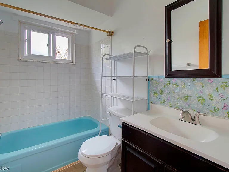 1445 Hyde Park Ave — Photo 16