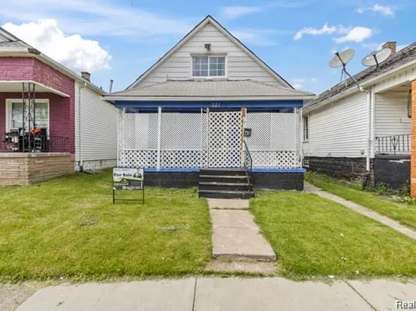 5151 Yemans St, Hamtramck, MI 48212