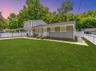 2324 Falcon Rd, Charleston, SC 29406