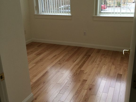 5th image of 8 Lincoln St APT 113