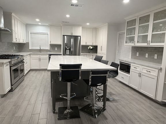 3rd image of 4301 Jefferson St #1