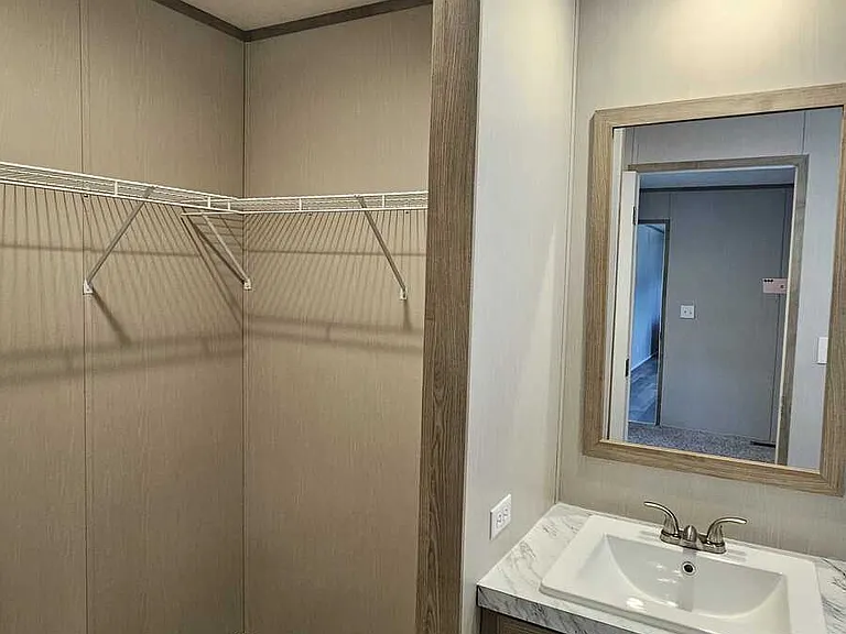 2737 W Washington Ctr #137 — Photo 5