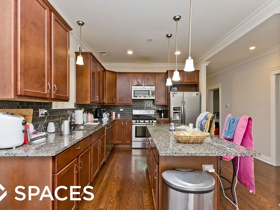 1st image of 3514 N Wilton Ave #2