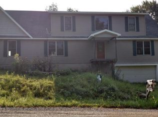 100 Mican Rd, Waymart, PA 18472