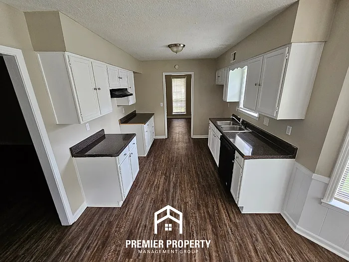 6329 Ridge Manor Dr — Photo 6
