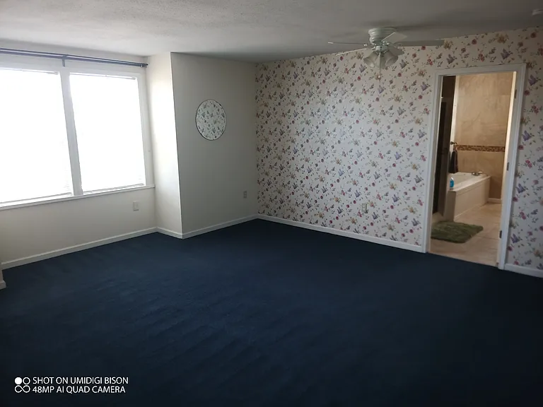 501 NE 4th St — Photo 15