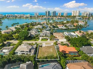 3670 Crayton Rd, Naples, FL 34103