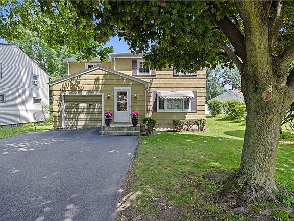 2nd image of 1516 Elmwood Ave