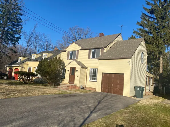 1985 Revere Rd, Cleveland Heights, OH 44118