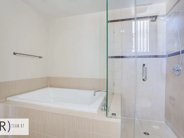 1737 Colby Ave #201 — Photo 32