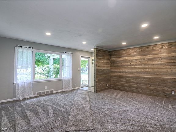 4th image of 3156 Rosebay Blvd