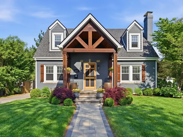 403 Chinoe Rd, Lexington, KY 40502