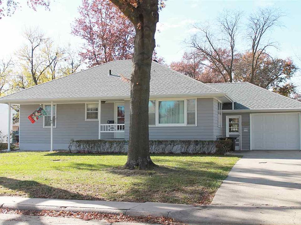 203 S 21st St Beatrice NE 68310 Zillow