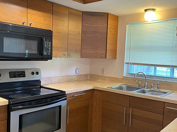5th image of 11713 Minto Ct