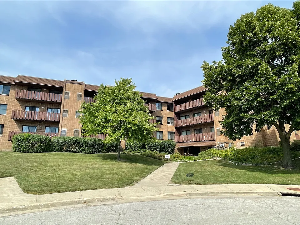 1655 Lake Cook Rd #343
