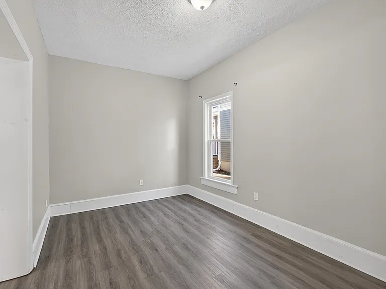 1566 Winchester Ave — Photo 11