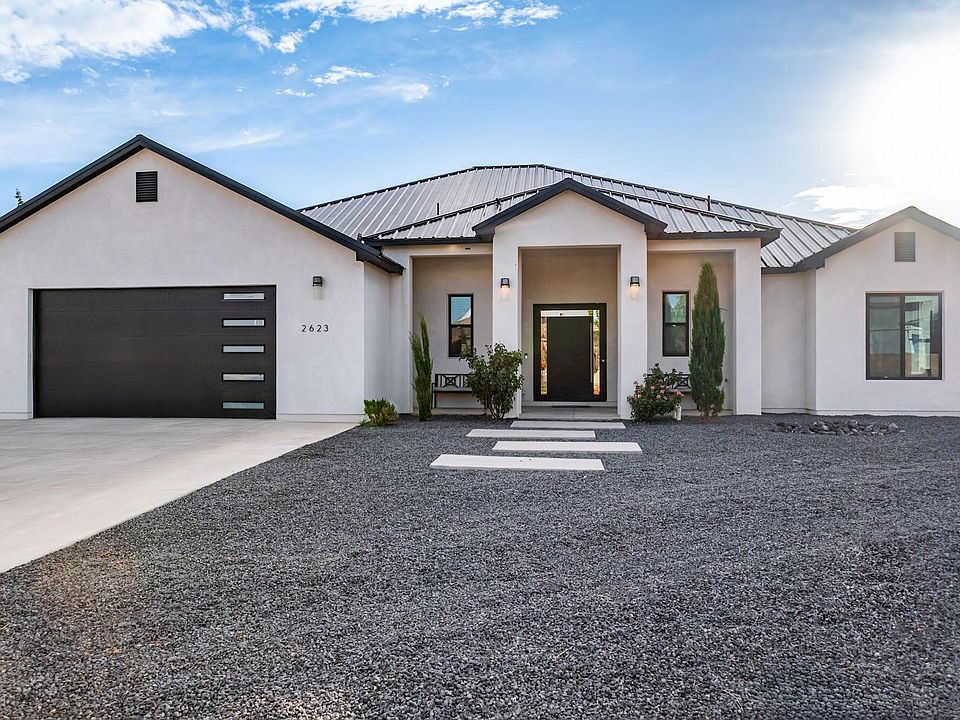 1st image of 2623 Jade Ct NE