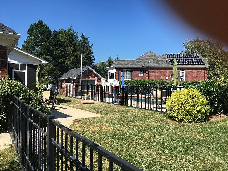 2nd image of 229 Thompson Ct