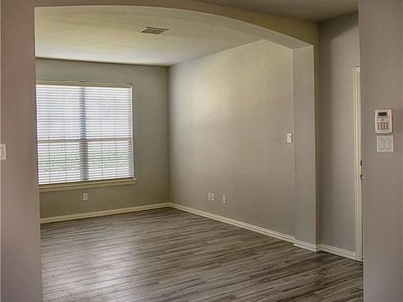 3rd image of 1853 Sandpiper Ln
