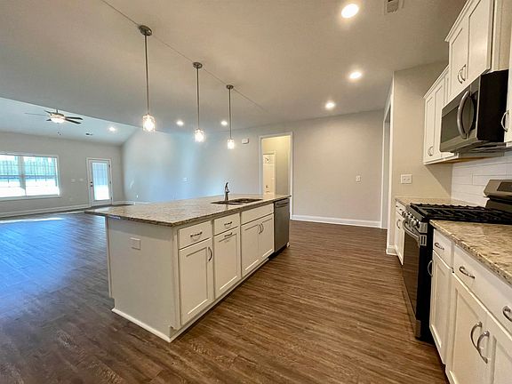 3rd image of 2055 Austin Dr NE