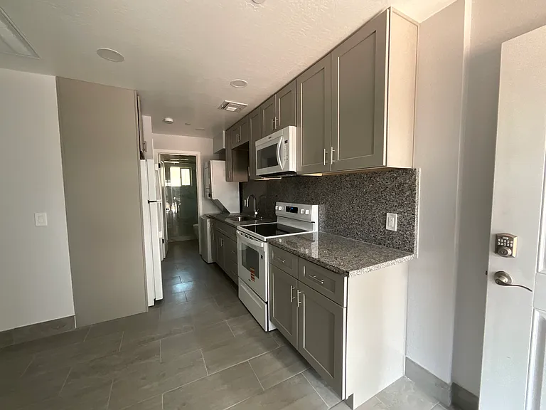 733 E Garfield St #2 — Photo 6